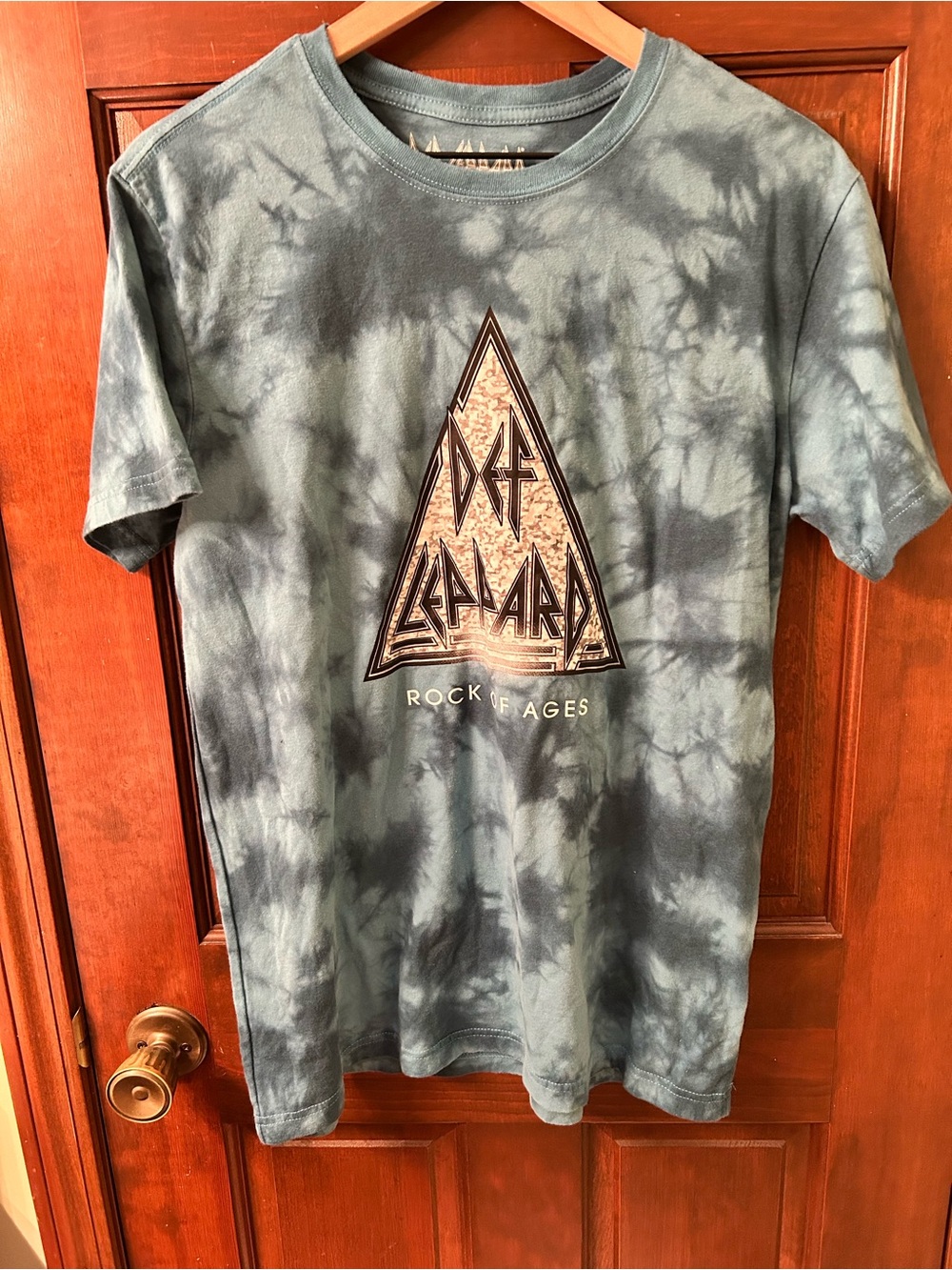DEF LEPPARD Tie Dye graphic band tee. Size M